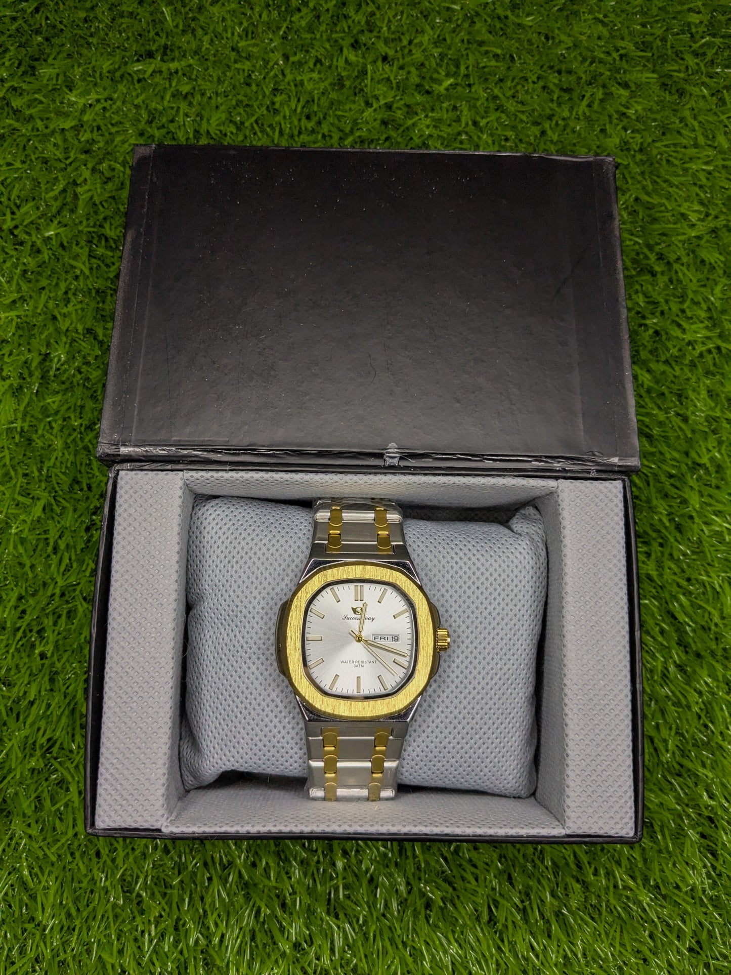 Best Win(Light silver dial)