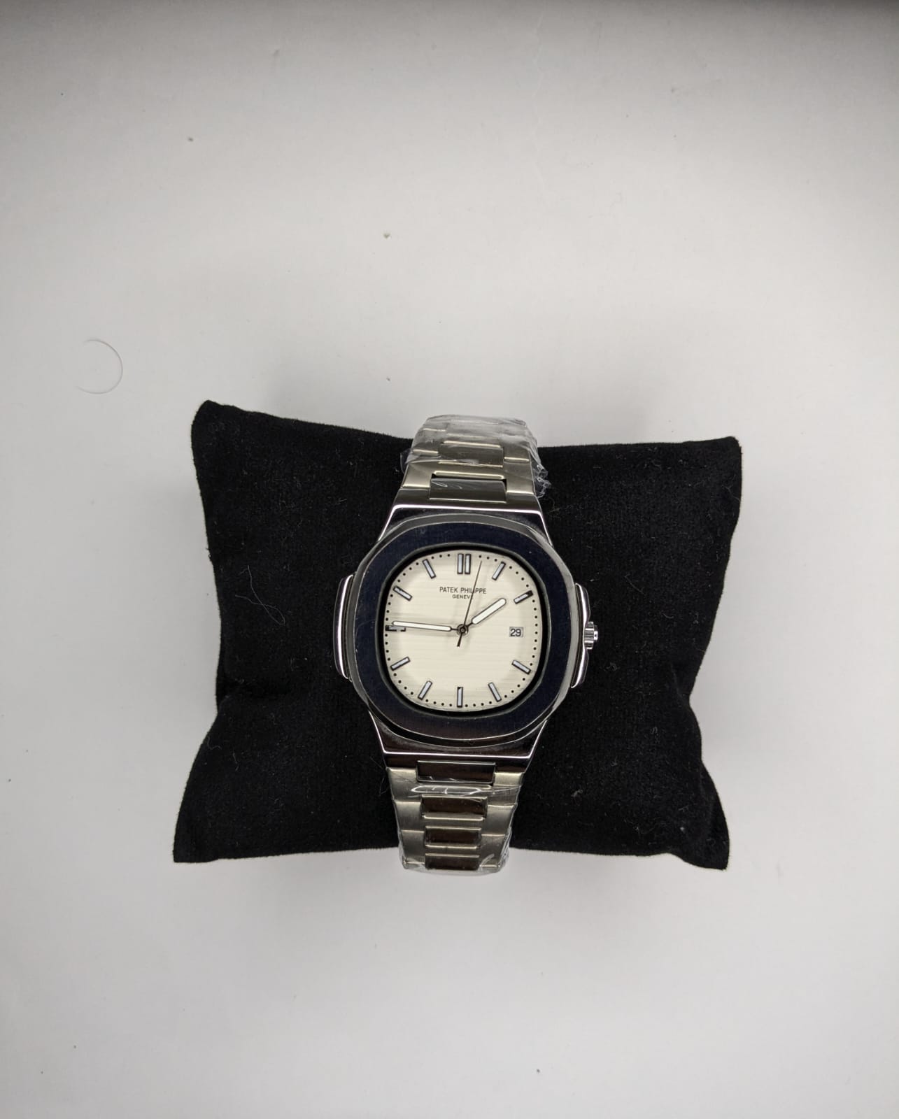 Petak phillap(Silver chain strap&white dail)